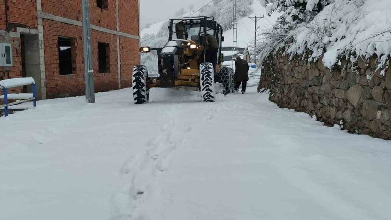 Trabzon’da Karla Mücadele: Belediye Ekipleri Maçka Güzelyayla’da Hasta Vatandaşa Ulaştı