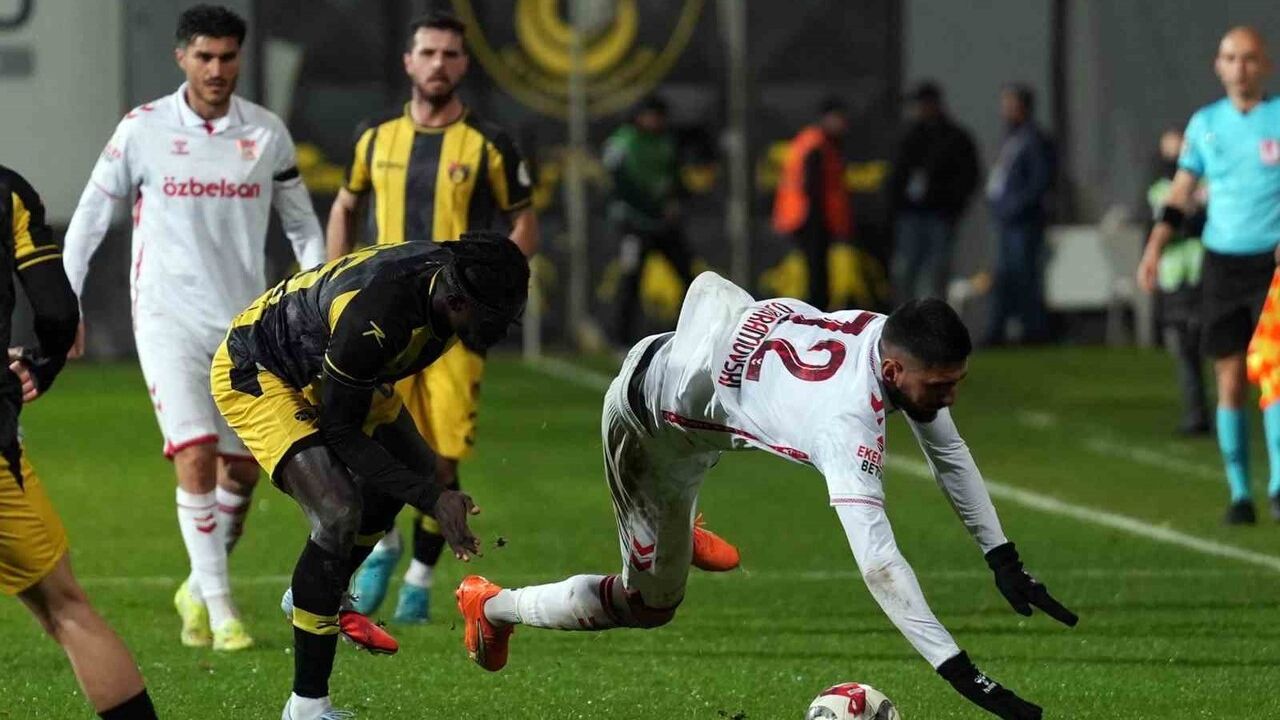 Trendyol 1. Lig: İstanbulspor 2-1 Özbelsan Sivasspor