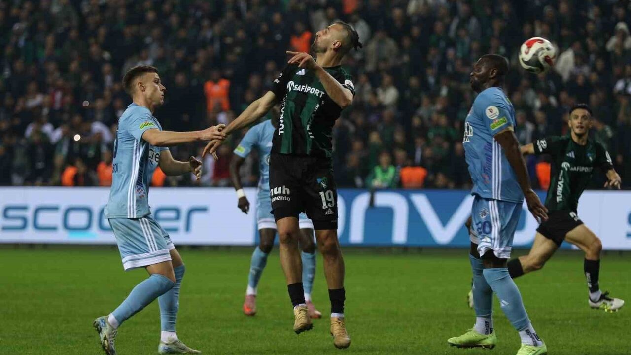 Trendyol Süper Lig: Kocaelispor 0-0 Kasımpaşa — İlk Yarı Golsüz