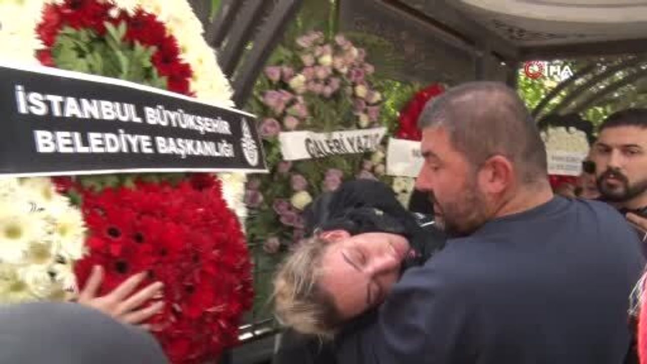 Tuğyan Gözaltında: Annesi Güllü'nün Cenazesinde Gözyaşları