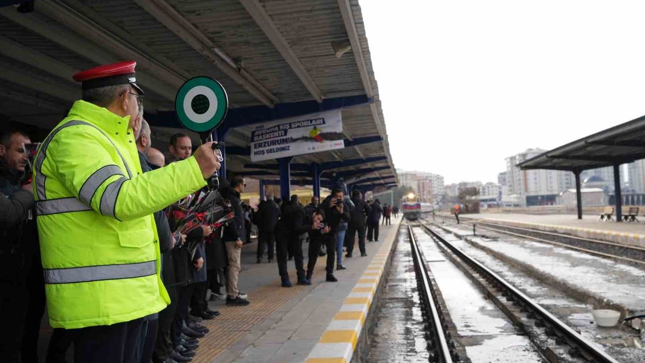 Turistik Doğu Ekspresi Erzurum'da 4 Saatlik Mola Verdi