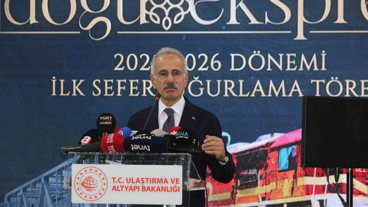 Turistik Doğu Ekspresi yeni sezona başladı — 10 bin 800 yolcu hedefi