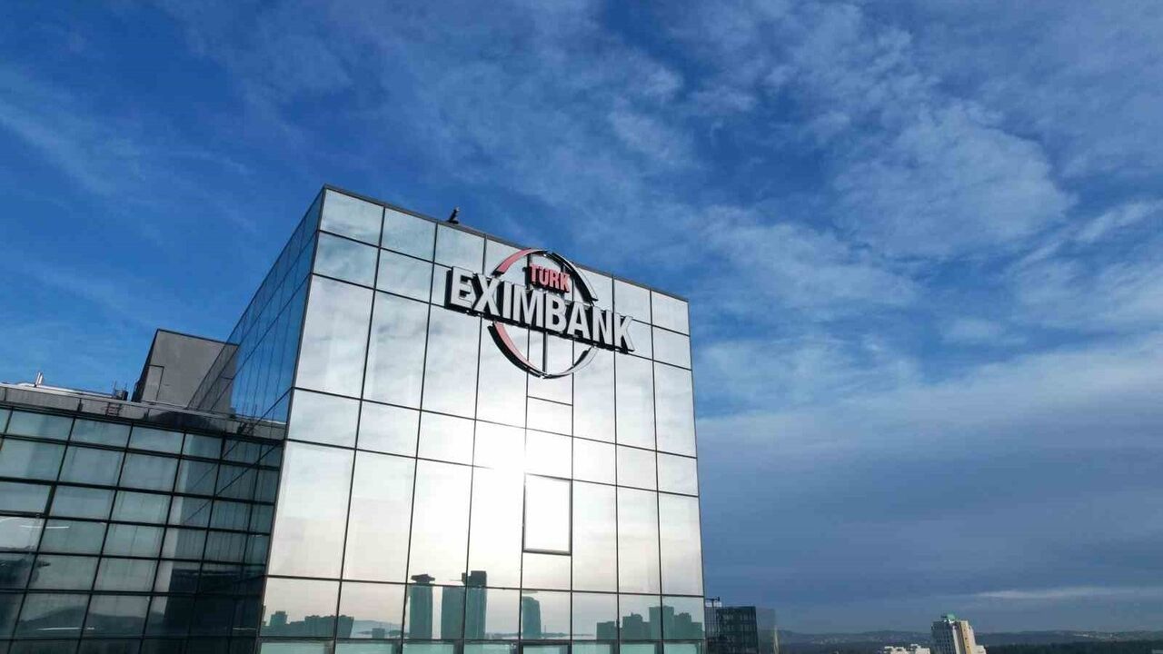 Türk Eximbank ile Asya Kalkınma Bankası 500 milyon euro kredi anlaşması imzaladı