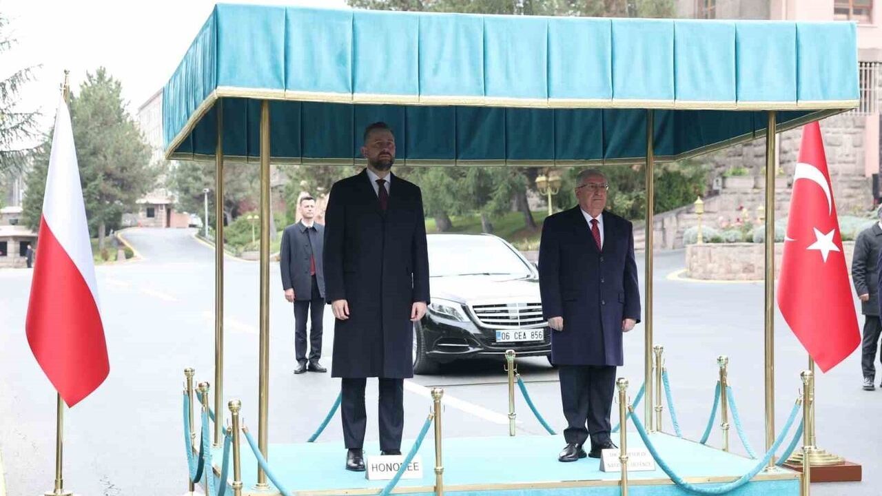 Türkiye ile Polonya Savunma İş Birliği Anlaşması İmzalandı