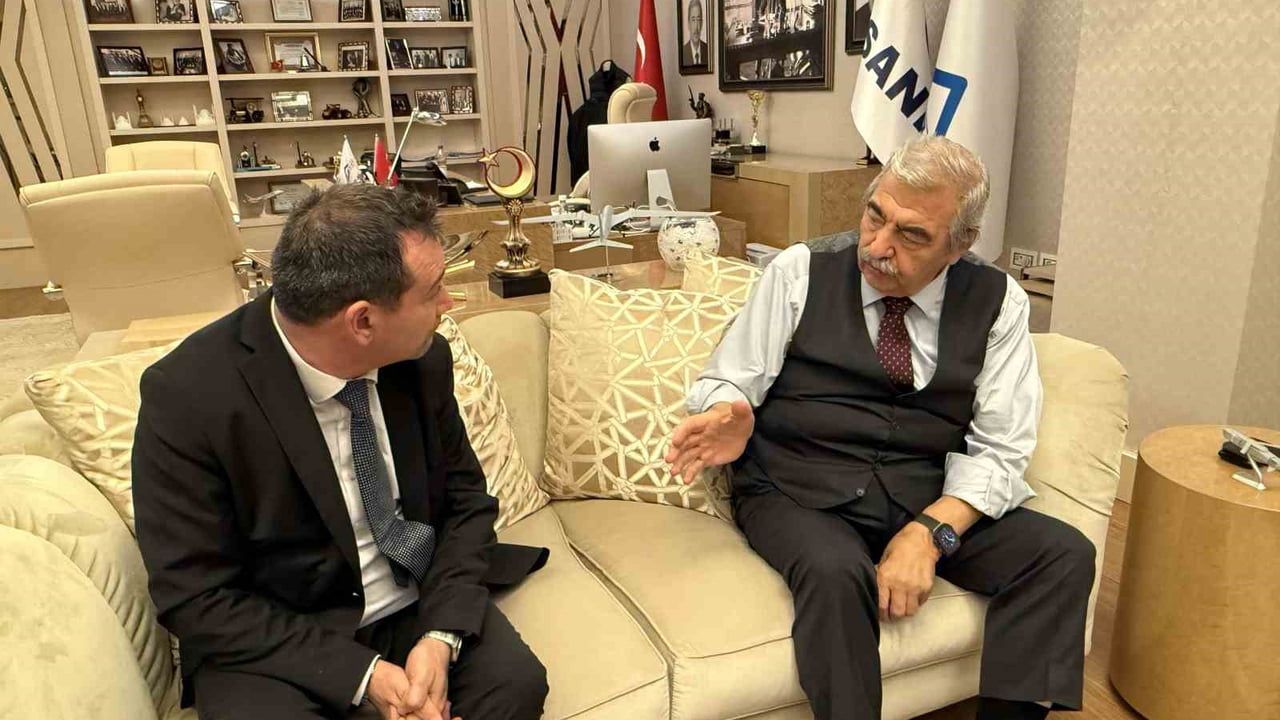 Türkiye’nin İlk Serebral Palsili Uzay Mühendisi Turgay Karakaş, Abdulkadir Konukoğlu’nu Ziyaret Etti