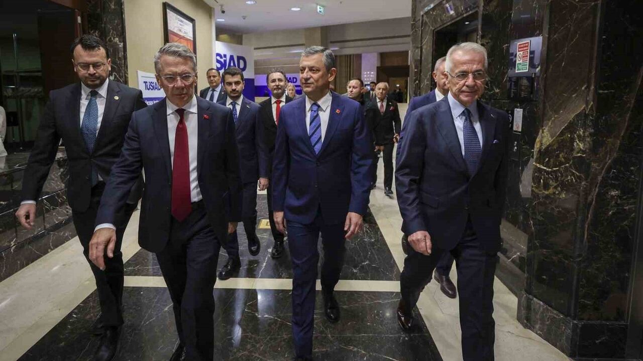 TÜSİAD'dan YİK Öncesi Ankara Kokteyli: Siyaset ve İş Dünyası Bir Araya Geldi