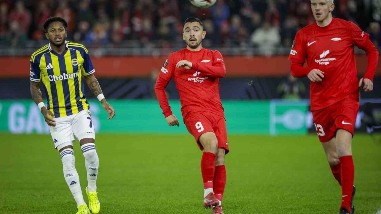 UEFA Avrupa Ligi: Fenerbahçe, Brann Deplasmanında İlk Yarıyı 3-0 Önde Tamamladı