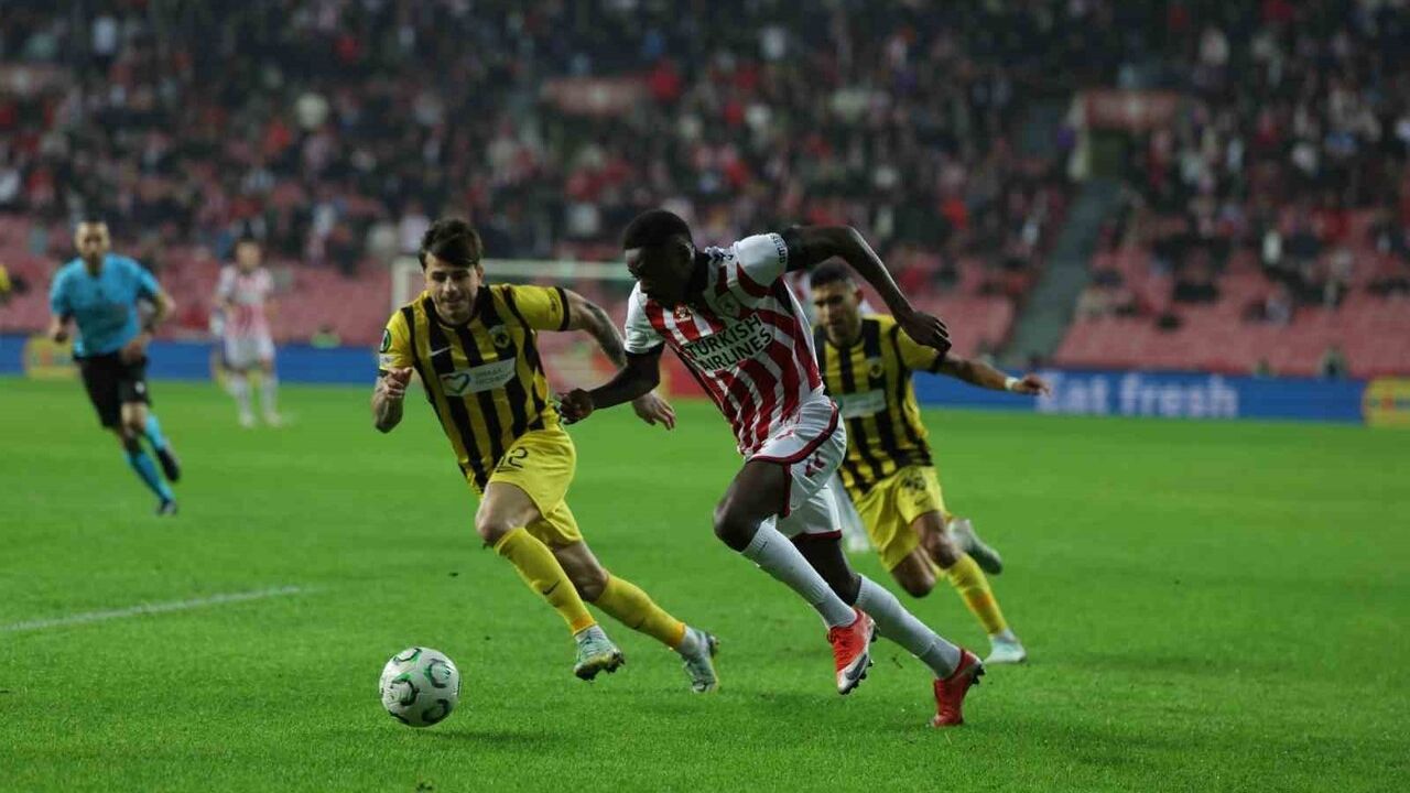 UEFA Konferans Ligi: Samsunspor 1-0 AEK Atina - İlk Yarı
