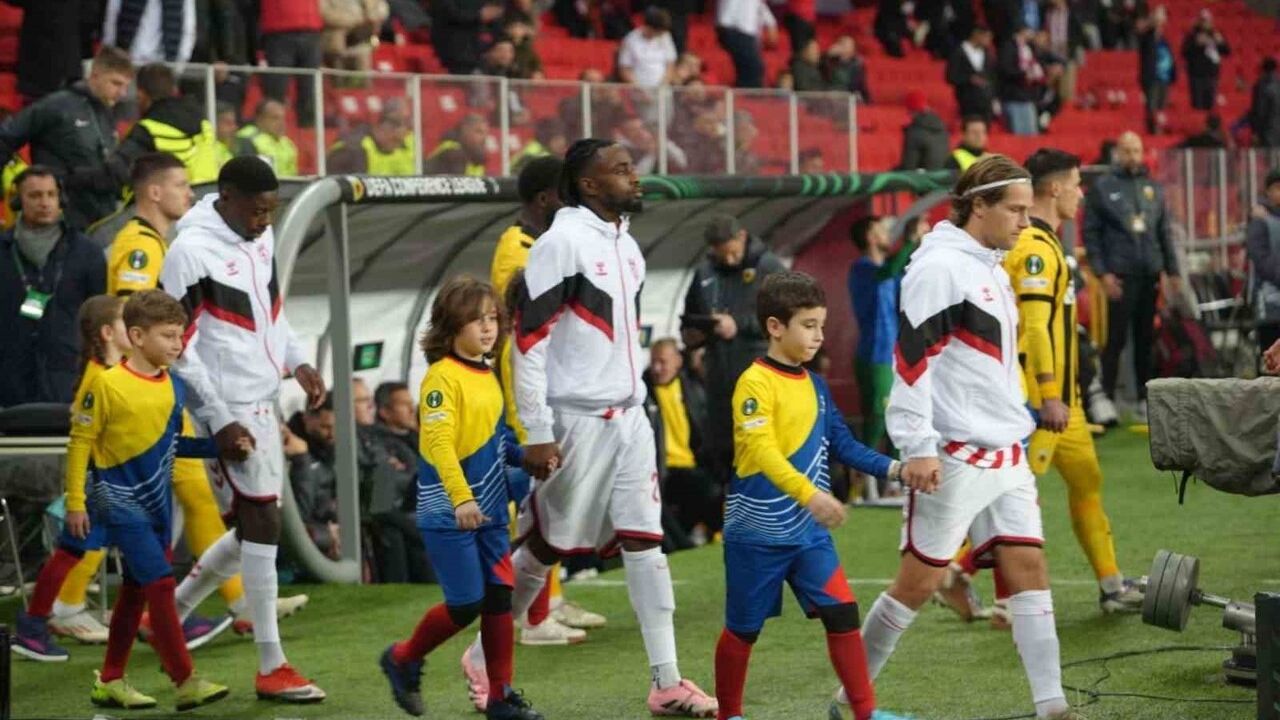 UEFA Konferans Ligi: Samsunspor 1-0 AEK Atina (Maç Devam Ediyor)