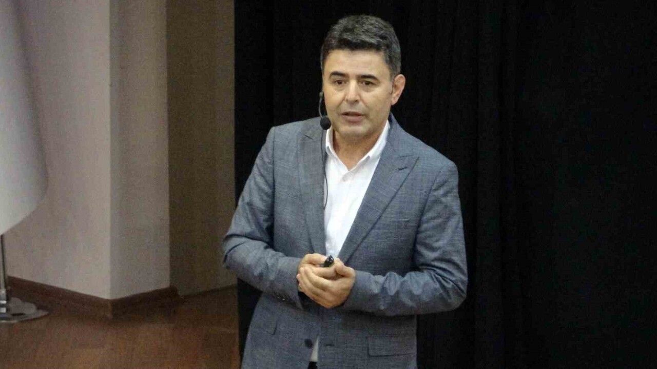 UFest Çanakkale: Osman Boyraz Gençlerle 'Türkiye Yüzyılı' Ulaştırma Vizyonunu Paylaştı