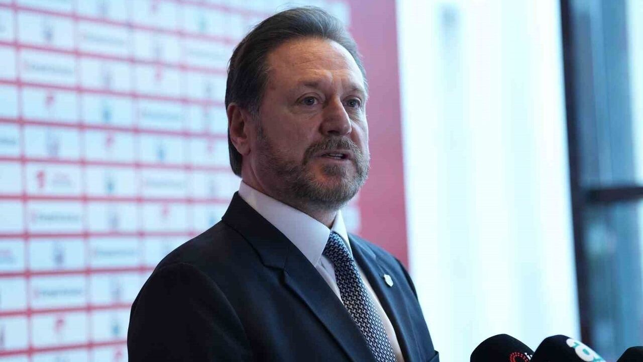 Uğur Fora: 'Kupaya talipsek her rakibi yenmeliyiz' — Beşiktaş-Fenerbahçe derbisi