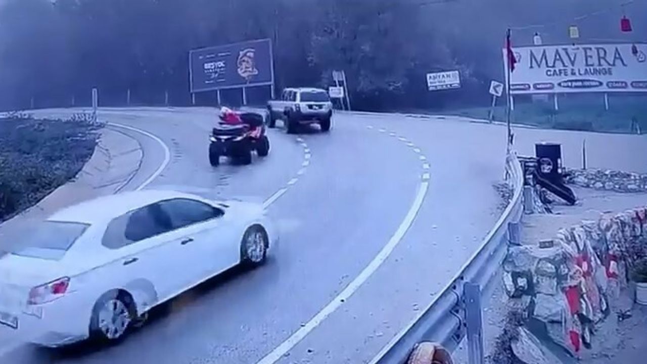 Uludağ Yolu Buz Pistine Döndü: Virajlarda Otomobil Kazaları