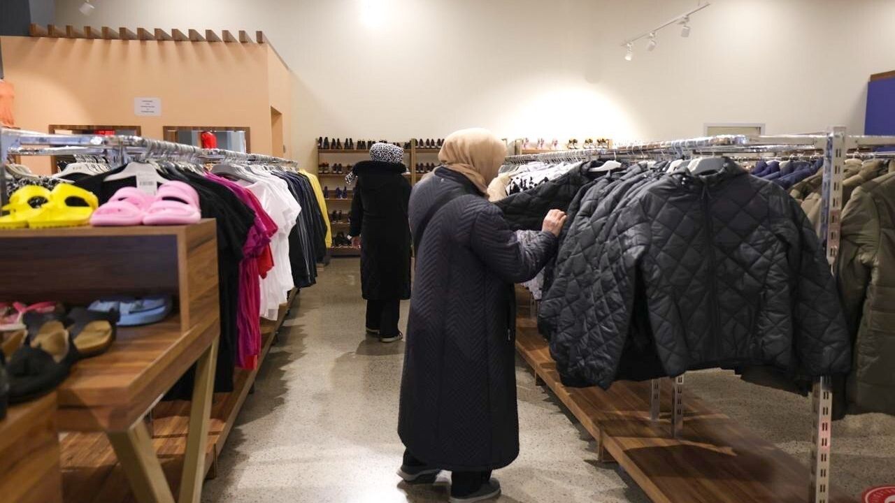 Ümraniye'de Dayanışma Adresi: Gönülden Gönüle Giyim Mağazası