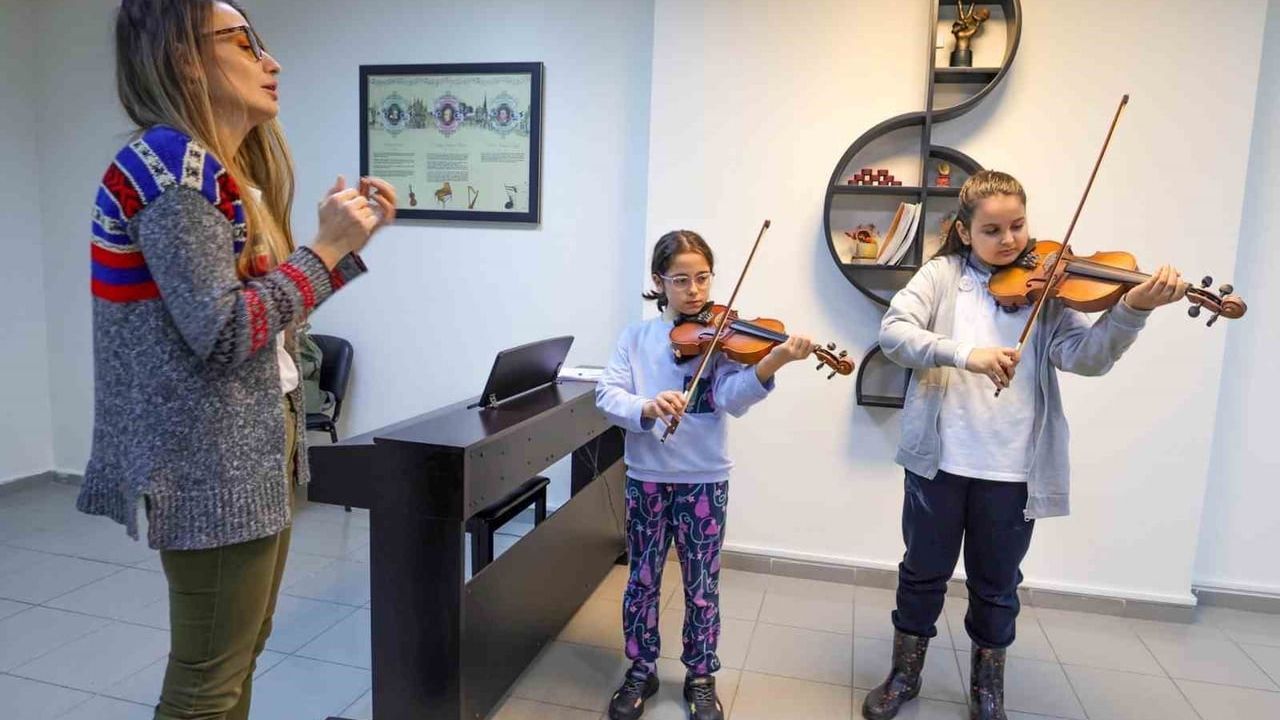 Ümraniye Müzik Akademisi'nde Yıl Boyu Eğitim: 22 Branş, 784 Öğrenci