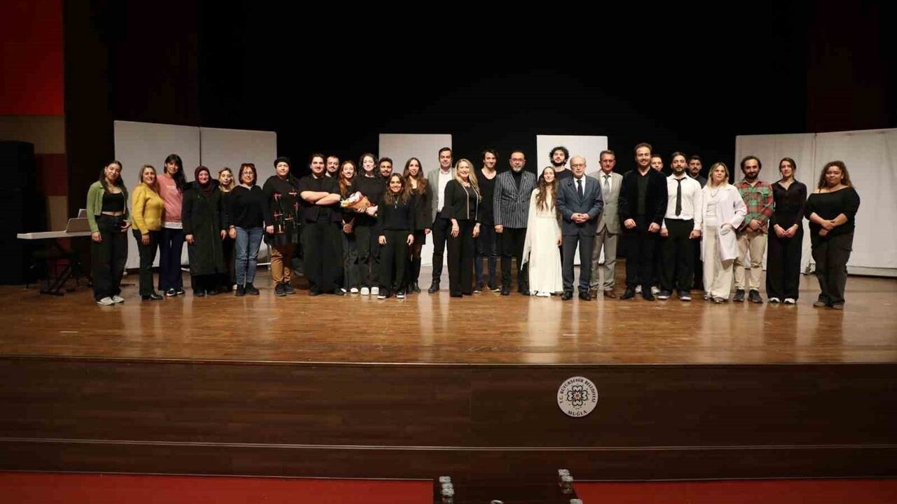 Umut Tiyatrosu Muğla'da Madde Bağımlılığına Dikkat Çekti