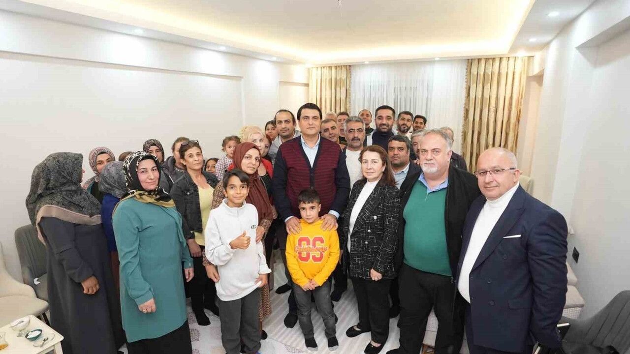 Umut Yılmaz Şehitkamil'de Ev Ziyaretlerine Devam Ediyor