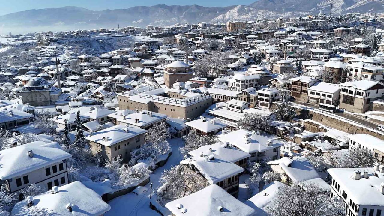 UNESCO Safranbolu'da Kar Büyüsü: Dron ile Masalsı Görüntüler