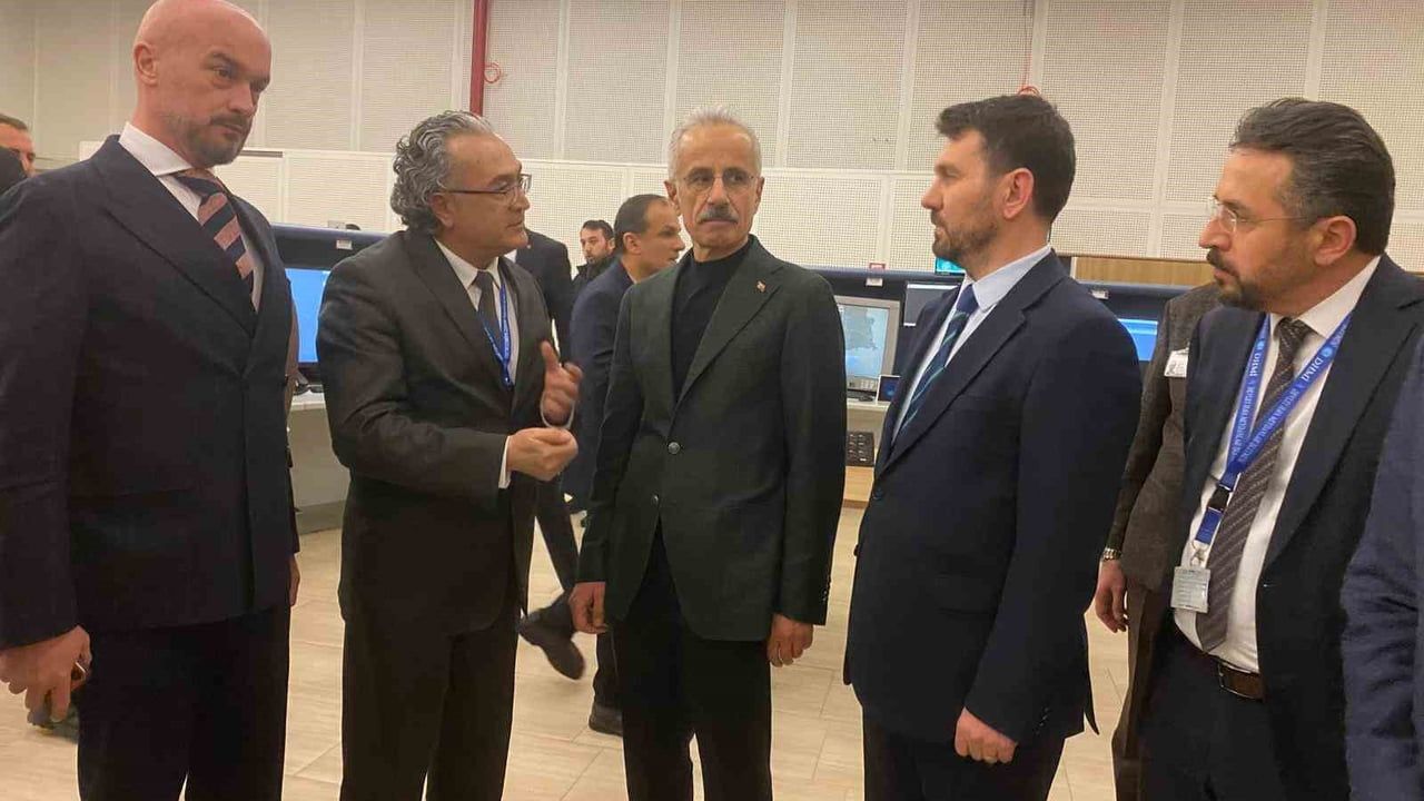 Uraloğlu: 2025'te 6 kez toplam, 8 kez transit uçuş rekoru