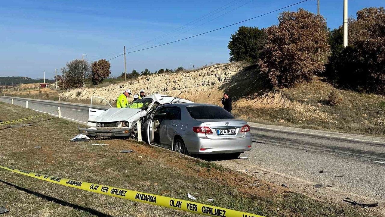 Uşak Kızılcasöğüt Kavşağı'nda Kaza: Yaşlı Çift Yaşamını Yitirdi