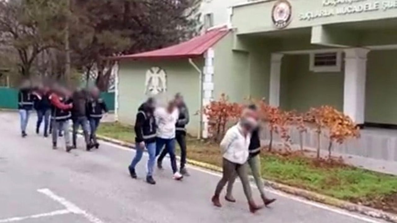 Uşak’ta galerici kılığında tefecilik operasyonu: 5 gözaltı