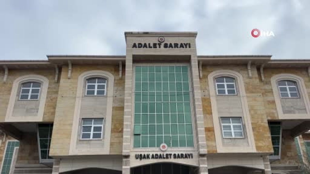 Uşak'ta Tefecilik Operasyonu: 3 Kişi Tutuklandı, Çok Sayıda Çek ve Senet Ele Geçirildi