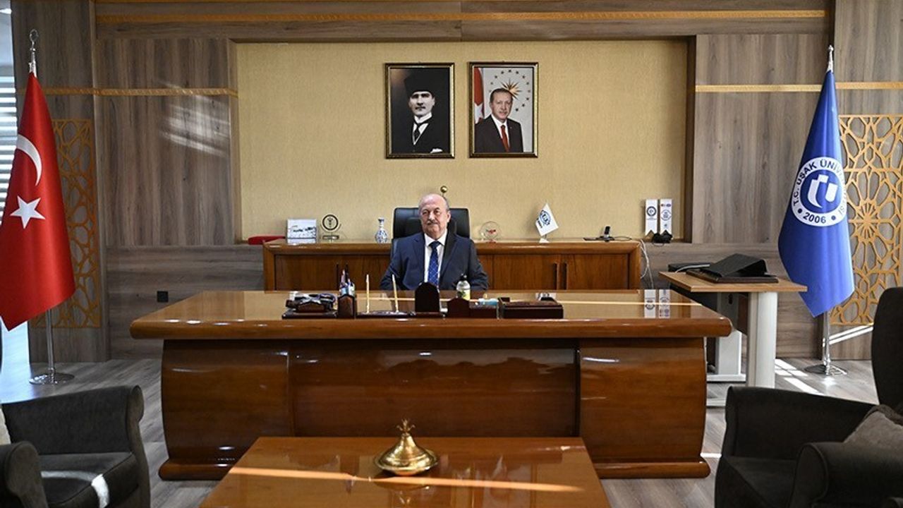 Uşak Üniversitesi’nde Rektörlük Devir Teslimi: Prof. Dr. Ahmet Demir Görevi Devraldı