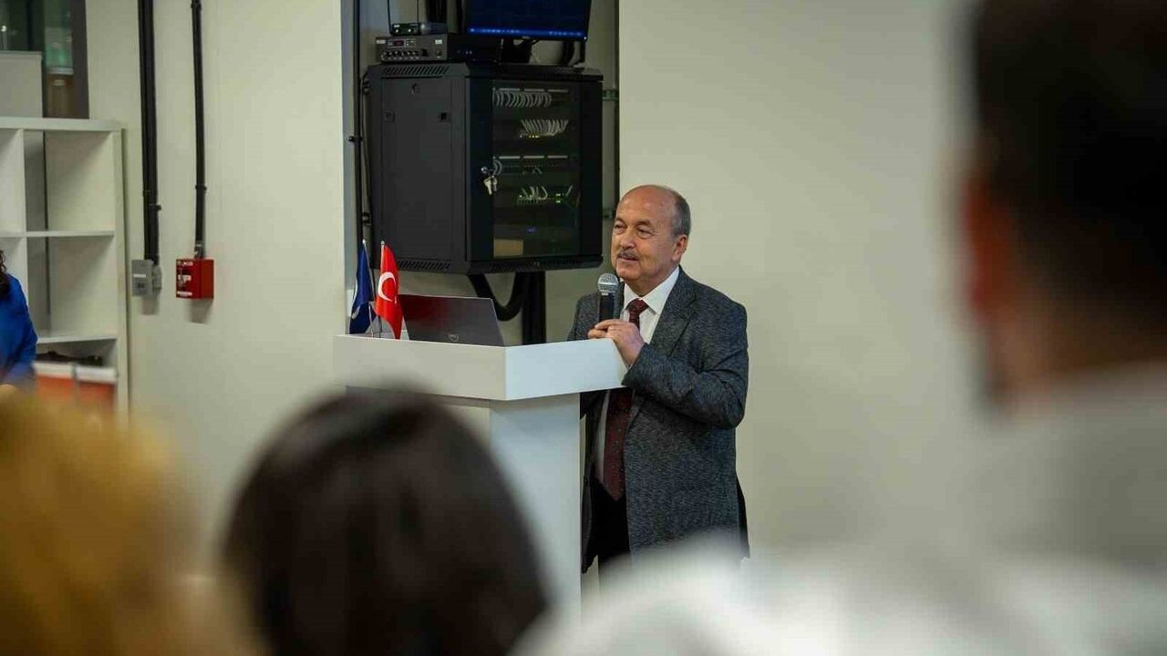 Uşak Üniversitesi'ne Yeni Rektör: Prof. Dr. Ahmet Demir Atandı