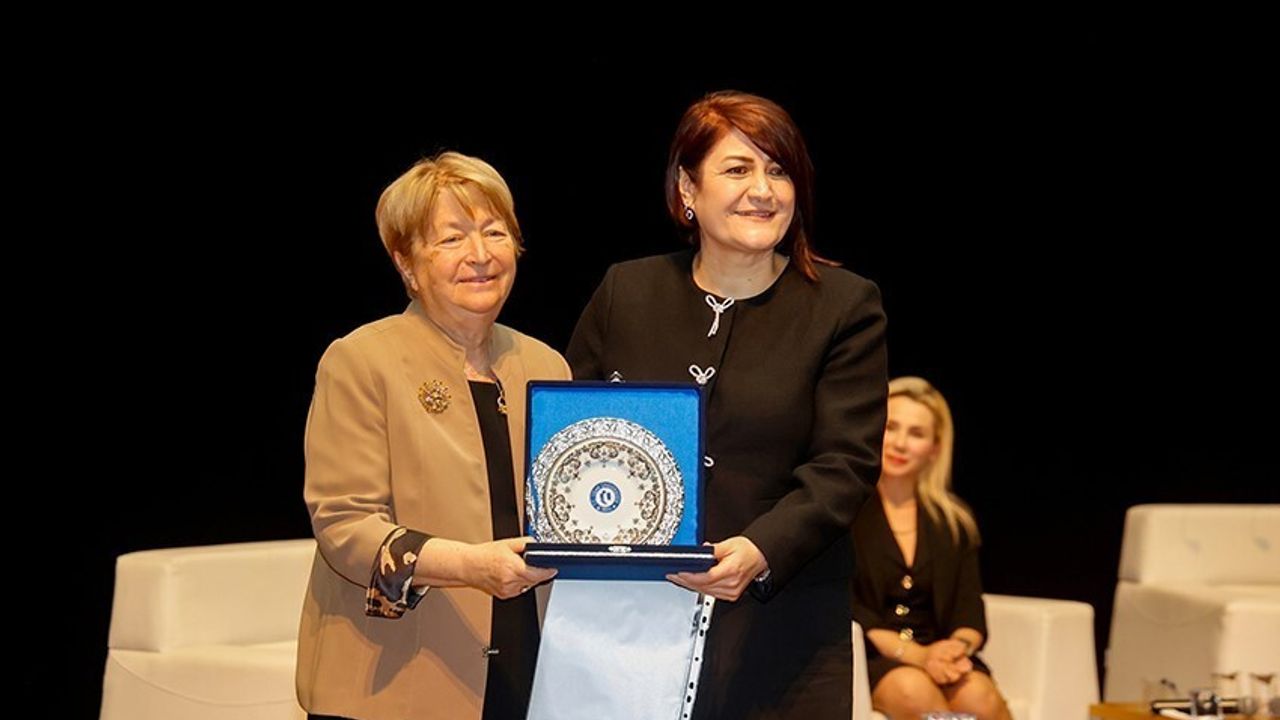 Uşak Üniversitesi Paneli: 'Kadın Liderliği ve Anadolu’nun Geleceği' Tartışıldı