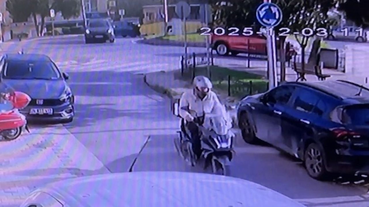 Üsküdar'da İETT Otobüsü Börekçiye Daldı: 4 Yaralı