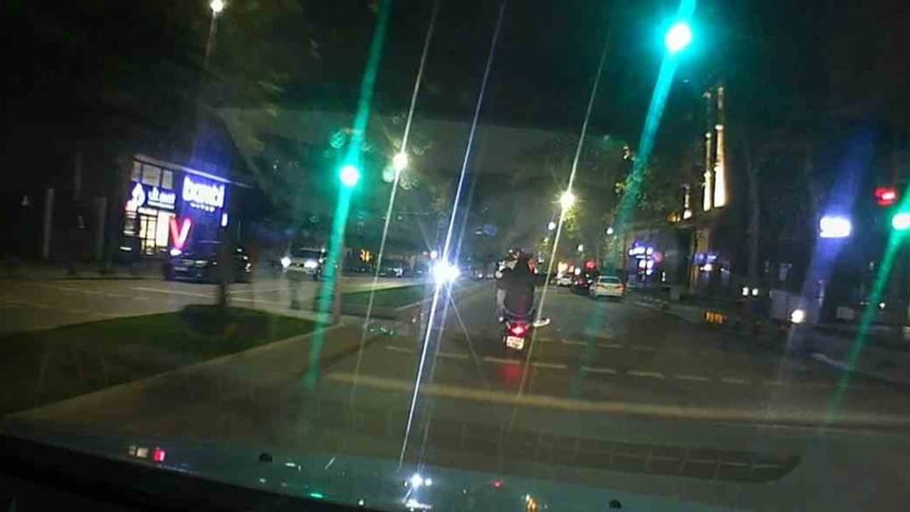 Üsküdar'da Ön Tekeri Havaya Kaldıran Motosiklet Kamerada