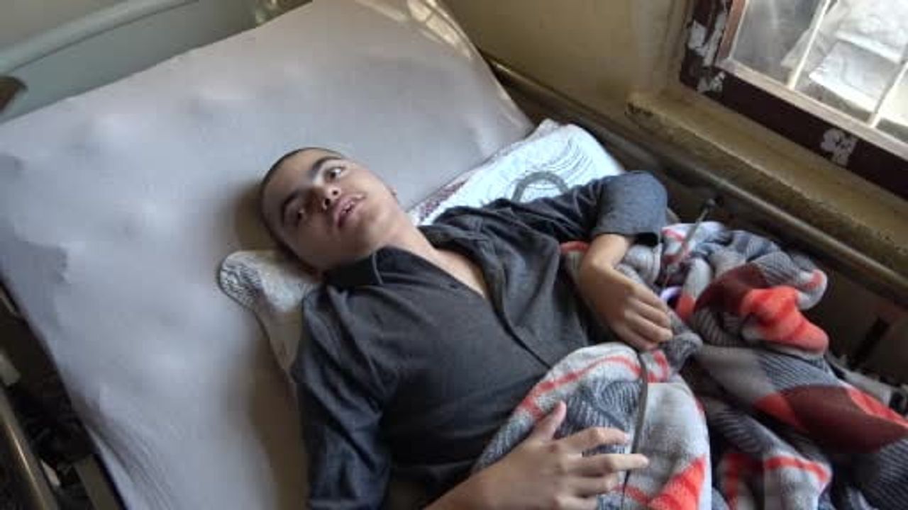 Üvey baba 40 bin TL’ye raylı asansör yaptırdı, Tunahan artık okula gidebiliyor