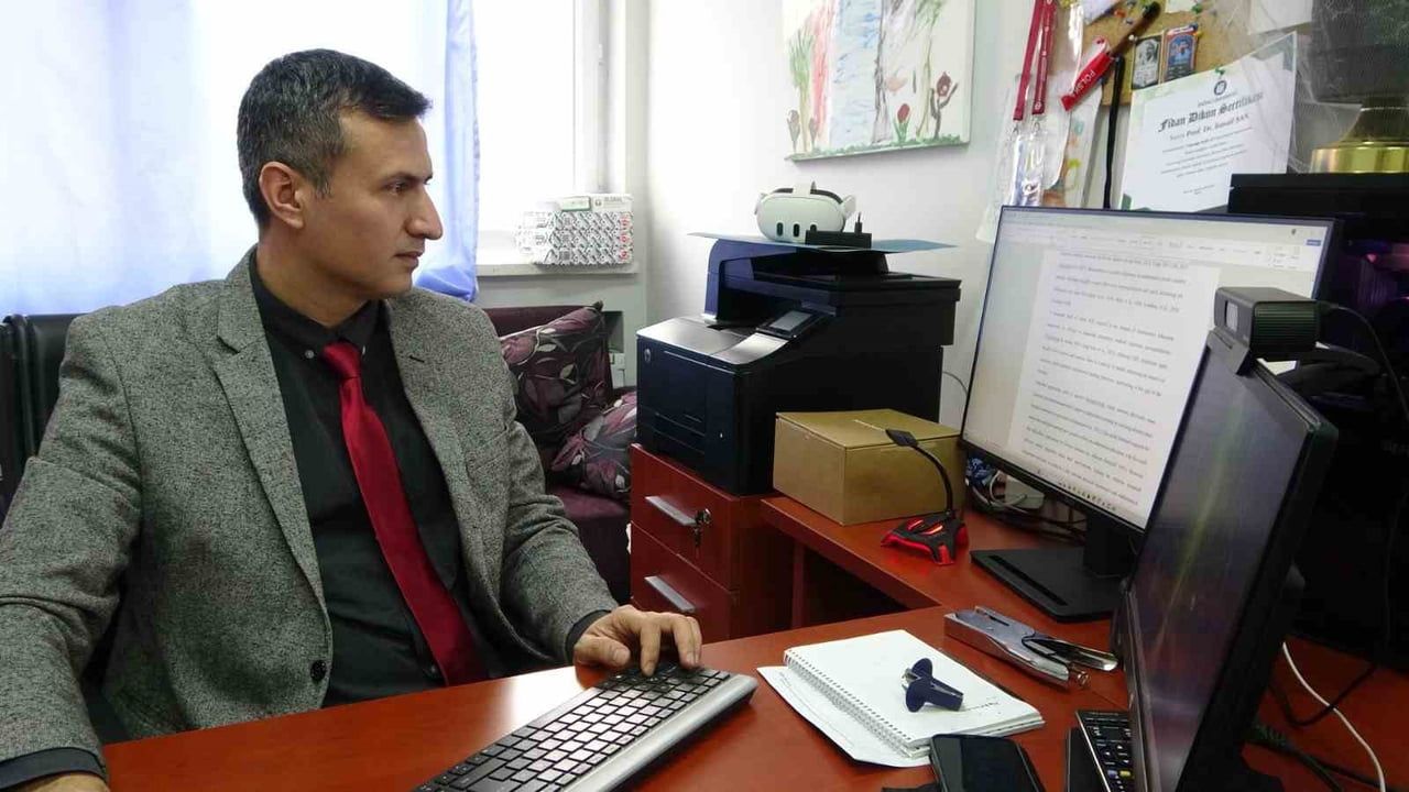 Uzmandan Yapay Zeka Uyarısı: 'Evcilleştirmezsek Aileyi Yıkar'