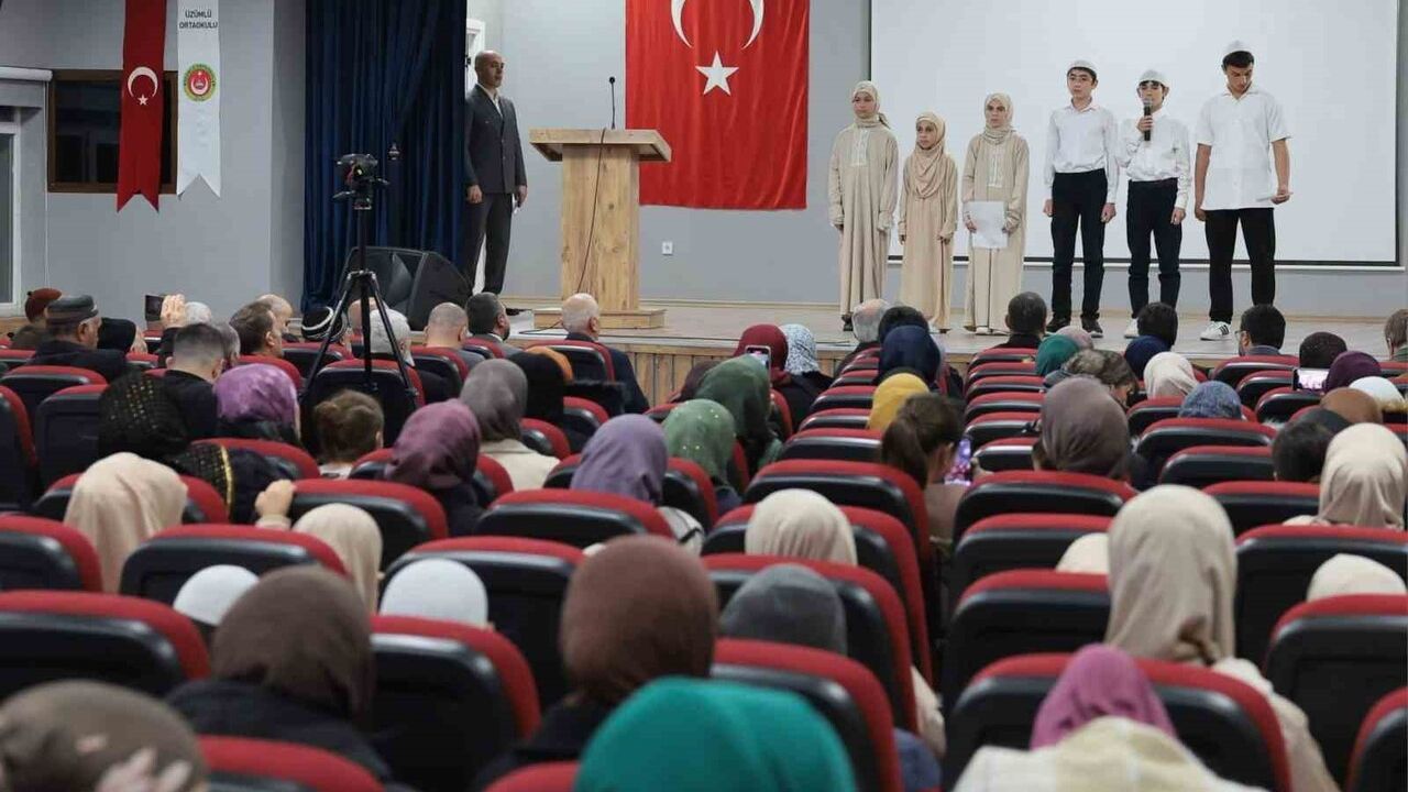 Üzümlü'de Üç Aylar Programı: Ahıska Türkleri ve Protokol Bir Araya Geldi