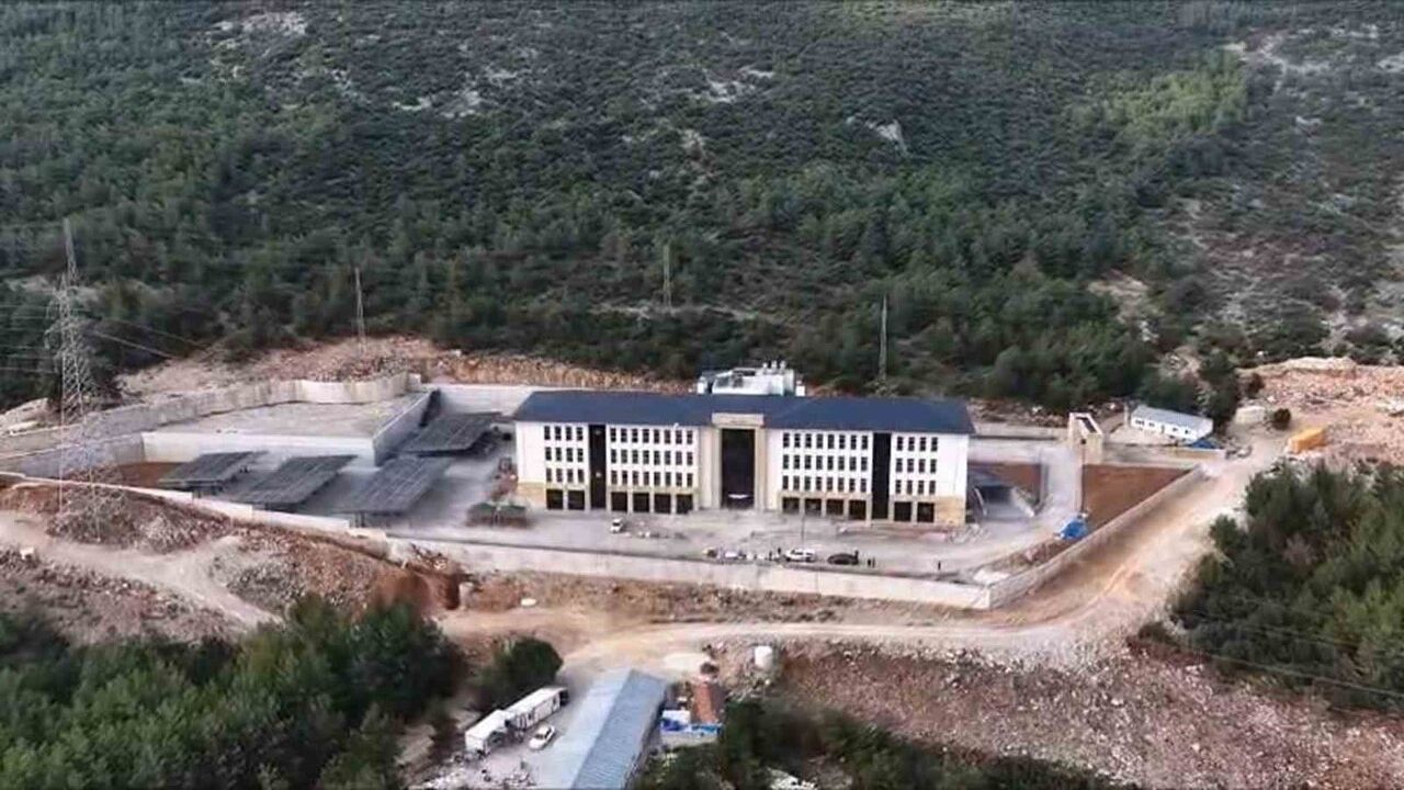 Vali Akbıyık Muğla'daki Çevre İl Müdürlüğü'nün Çevre Dostu Yeni Binasını İnceledi