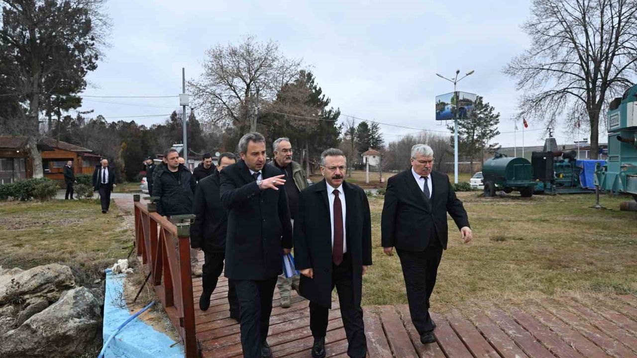 Vali Aksoy Sakaryabaşı’ndaki DSİ Enjeksiyon ve Temizlik Çalışmalarını İnceledi