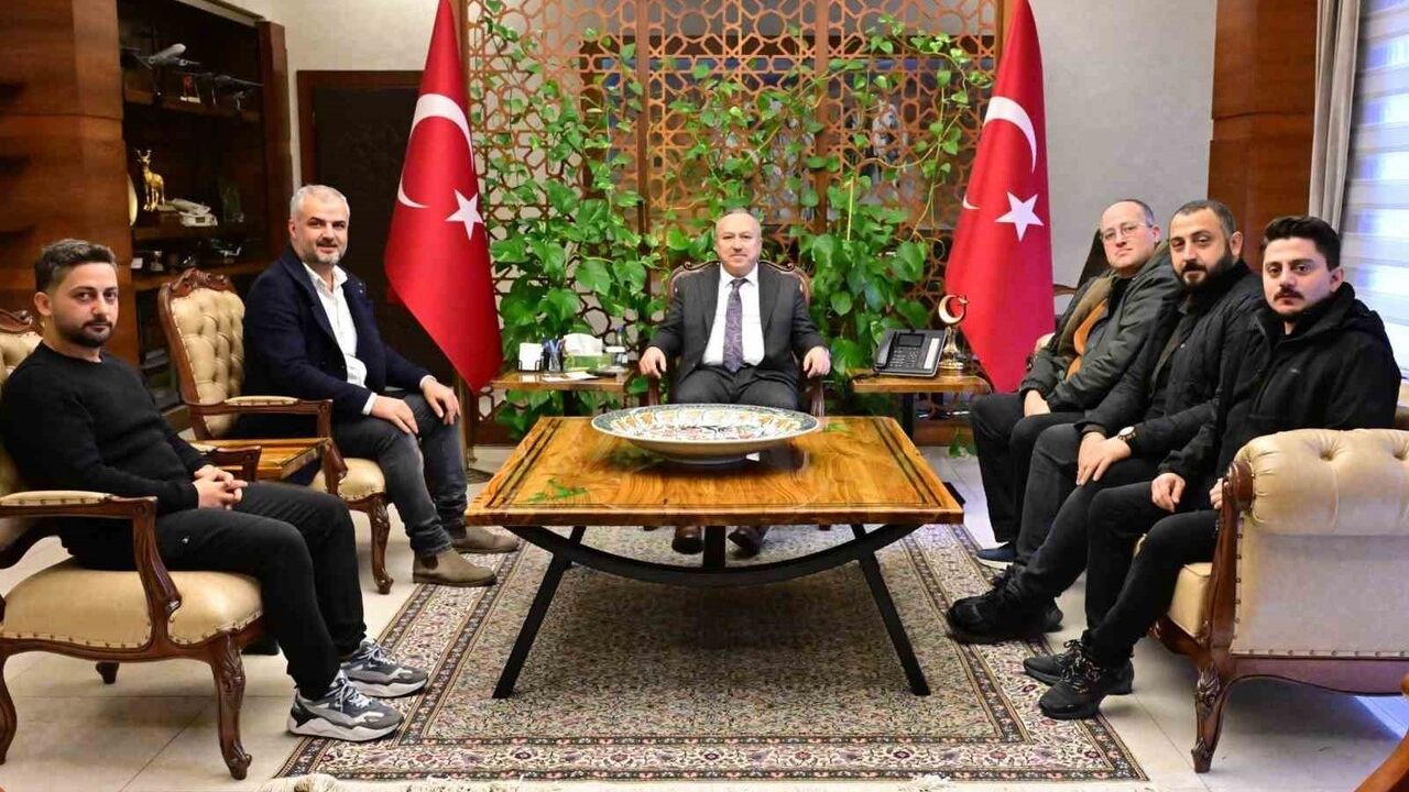 Vali Ali Fidan'e Düzceli Gazetecilerden Nezaket Ziyareti