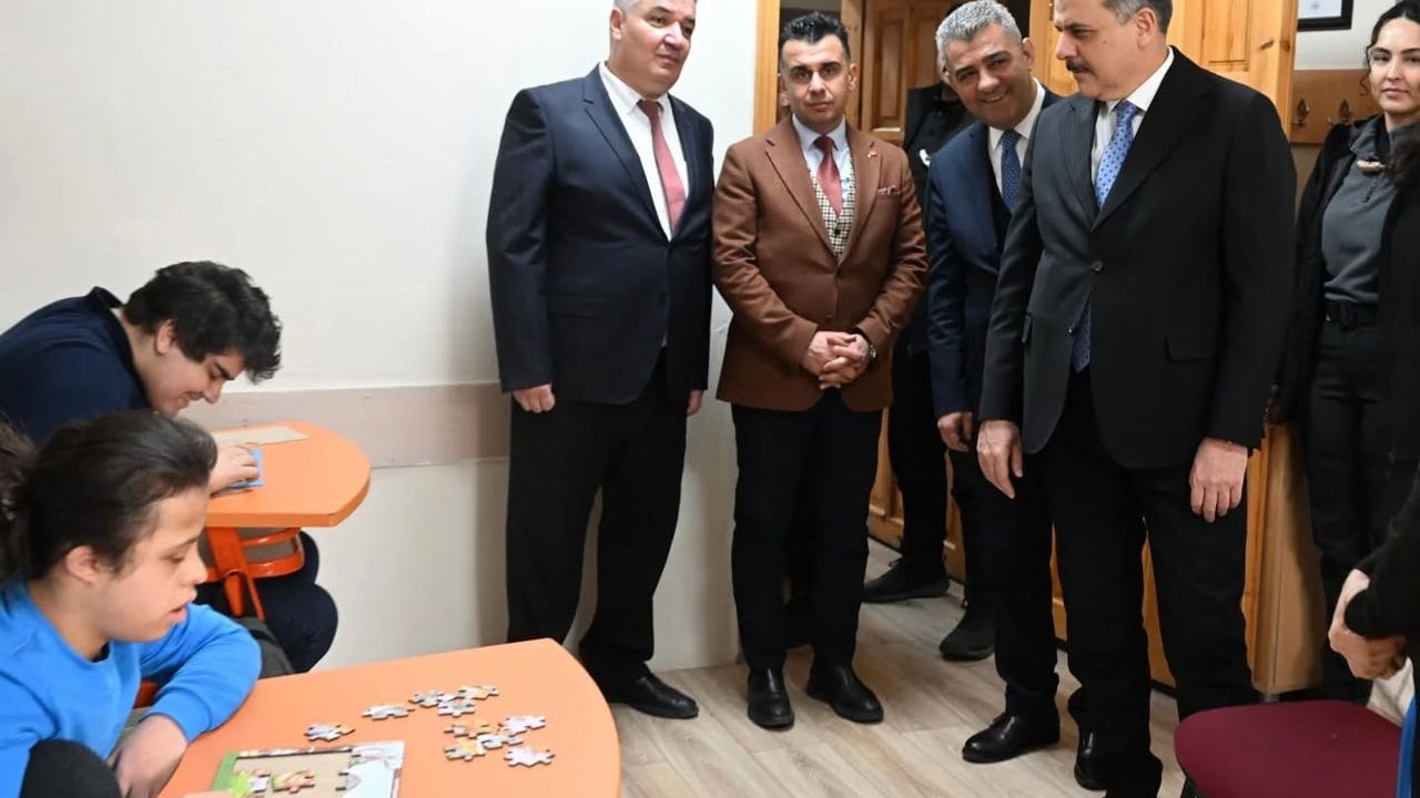 Vali Çiftçi, Özel Eğitim Okulu Davetini Yerine Getirdi