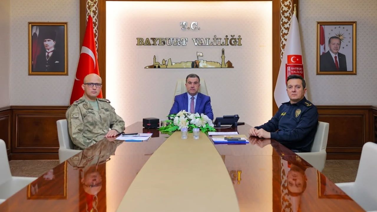 Vali Eldivan, Yerlikaya Başkanlığındaki Yeni Yıl Tedbirleri Toplantısına Katıldı
