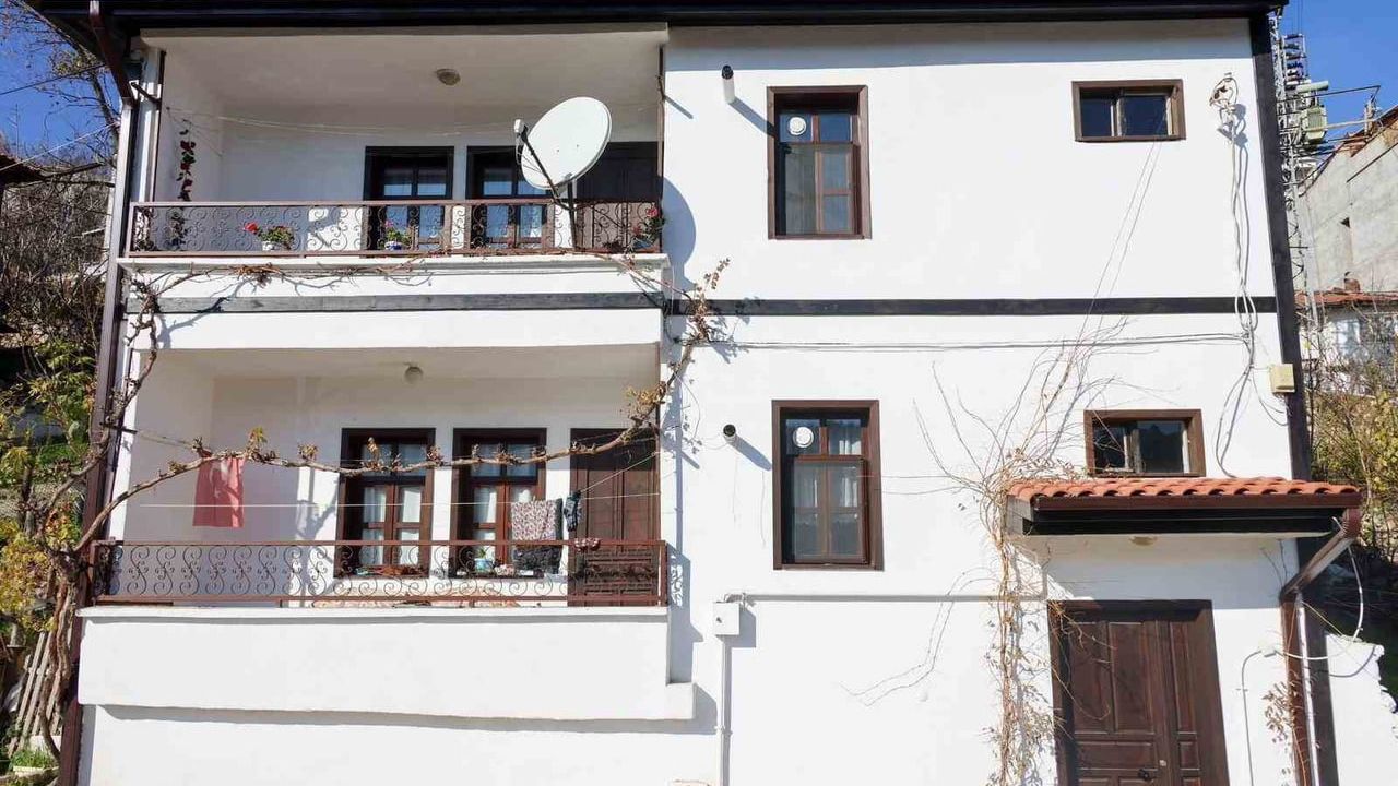 Vali Sözer Edebali Havzası'ndaki Sokak Sağlıklaştırma Çalışmalarını İnceledi