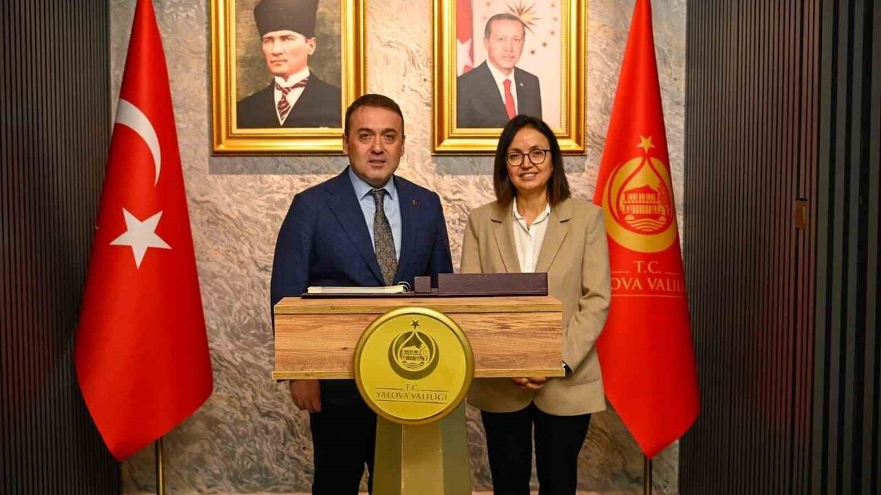 Vali Sözer Yalova'daki Düzensiz Göçle Mücadele Koordinasyon Toplantısına Katıldı