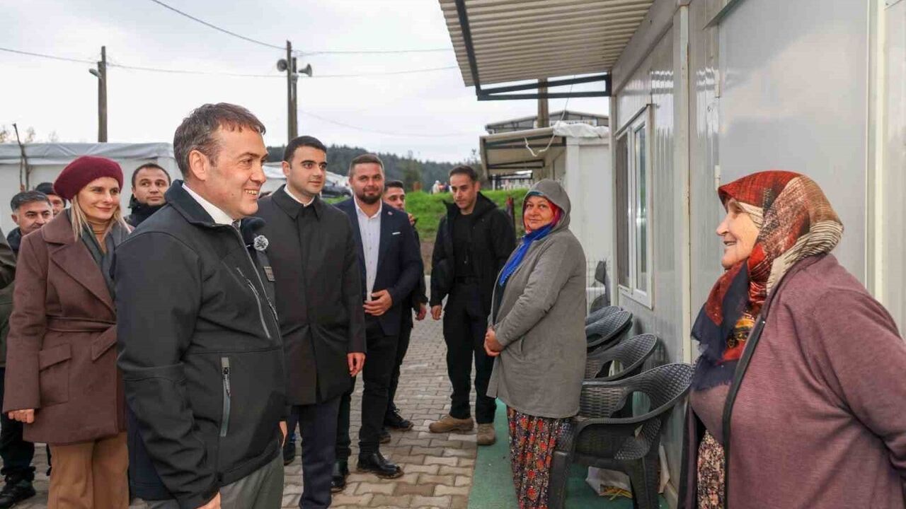 Vali Sözer, yangın mağdurları için kalıcı konutları inceledi