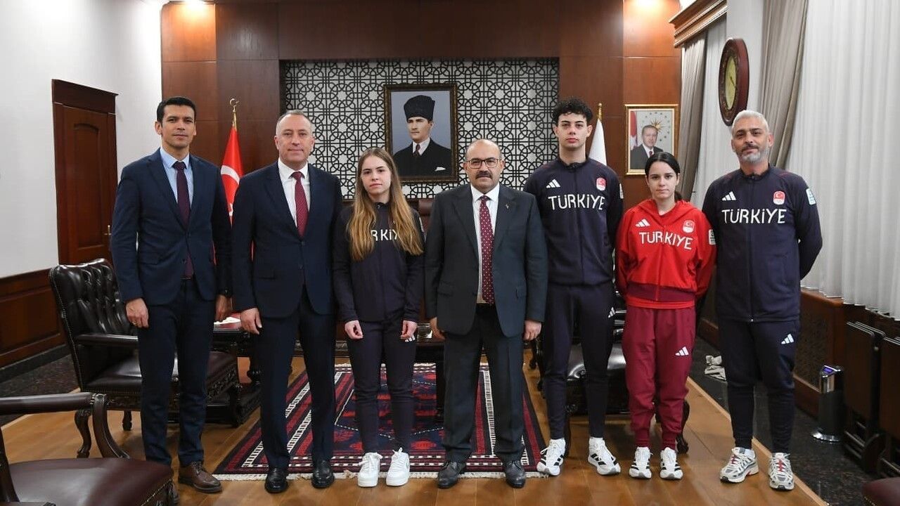 Vali Ustaoğlu, Riyad 2025'te Madalya Kazanan Balıkesirli Sporcuları Tebrik Etti