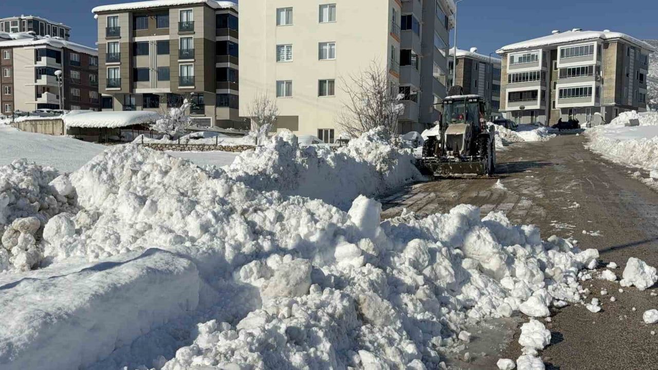 Vali Yavuz’dan Karabük’te Don ve Buzlanma Uyarısı: 'Bu Gece En Soğuk Geceyi Yaşayacağız'