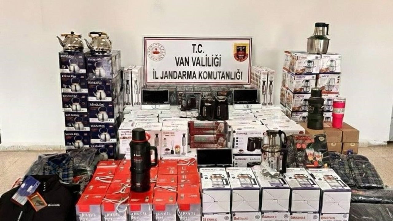 Van Başkale'de Gümrük Kaçağı Operasyonu: 399 Parça, 1,56 Milyon TL