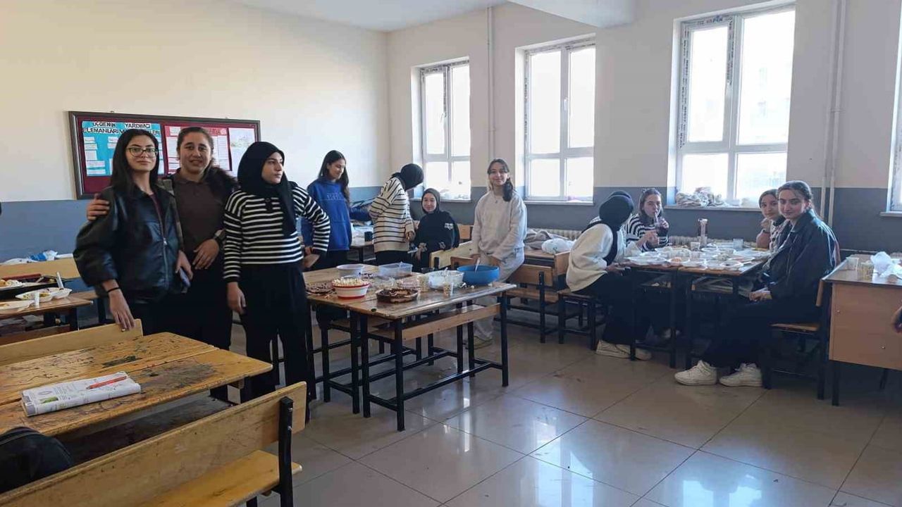 Van'da 3. Geleneksel Meyve Şenliği'ne Yoğun İlgi