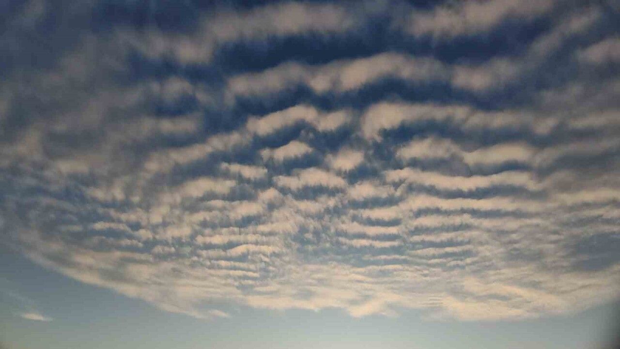 Van semalarında Sirrokümülüs bulutları görsel şölen sundu
