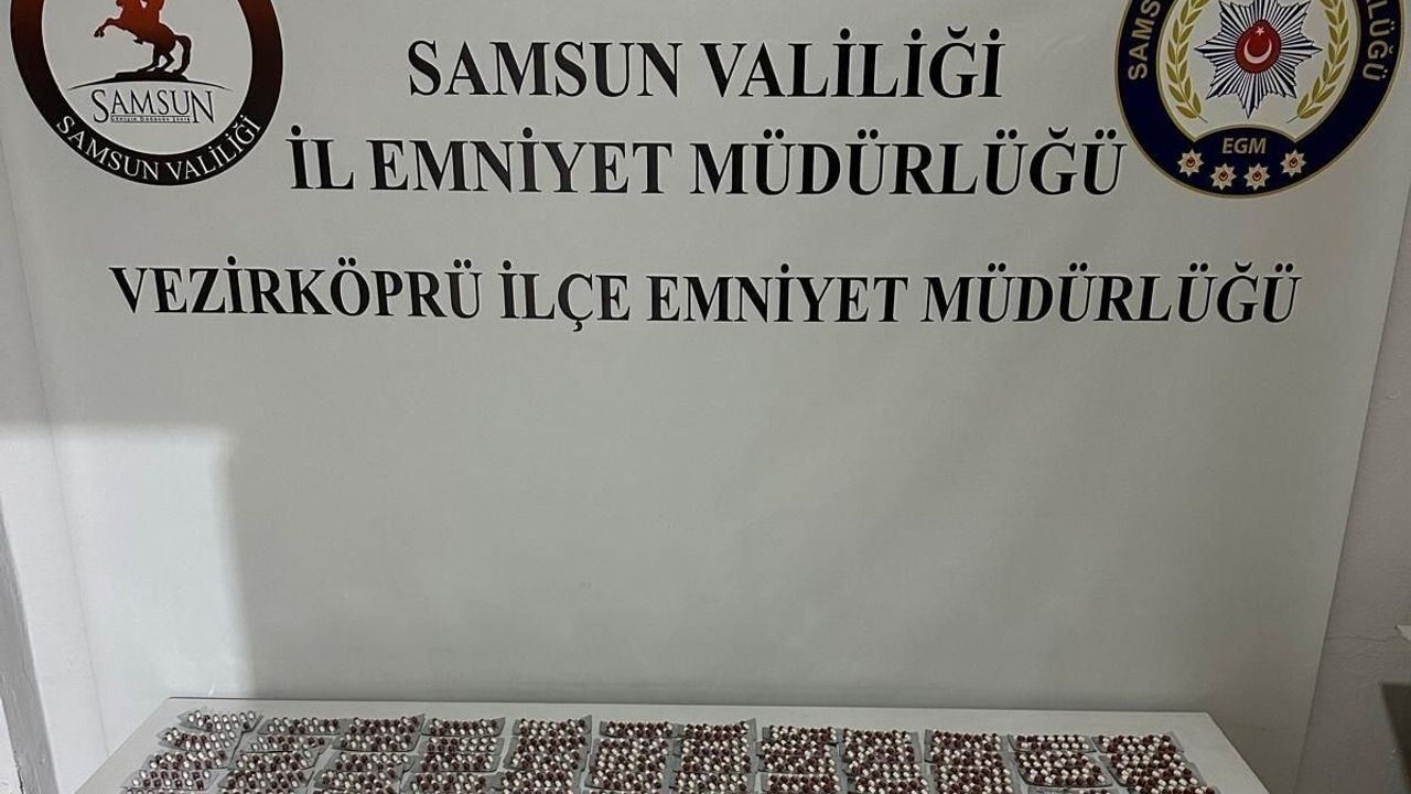 Vezirköprü'de Araçta Bin 308 Uyuşturucu Hap Ele Geçirildi
