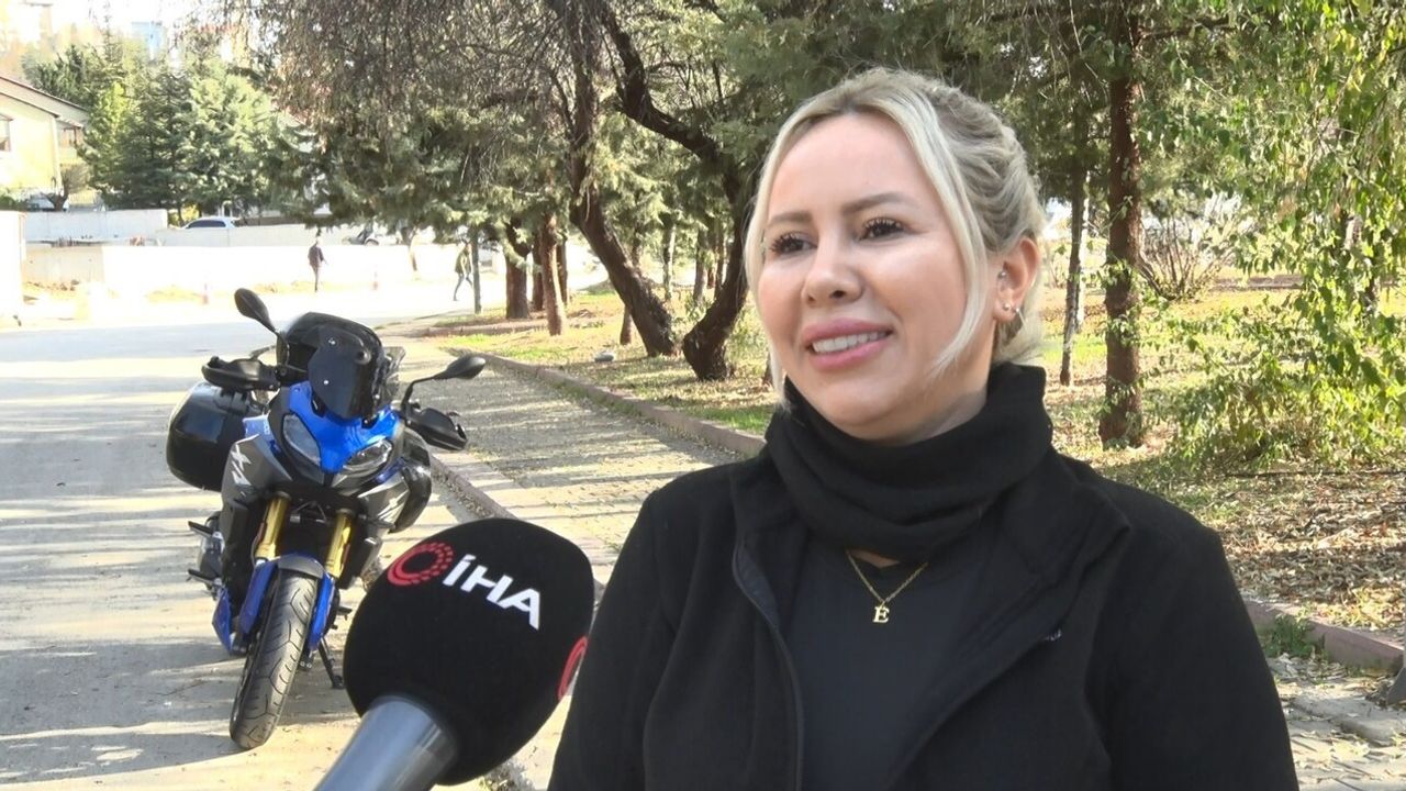 Yağmur Yeşim Akbaş, İspanya'dan Türkiye'ye 4,5 Günde Motosikletle Döndü