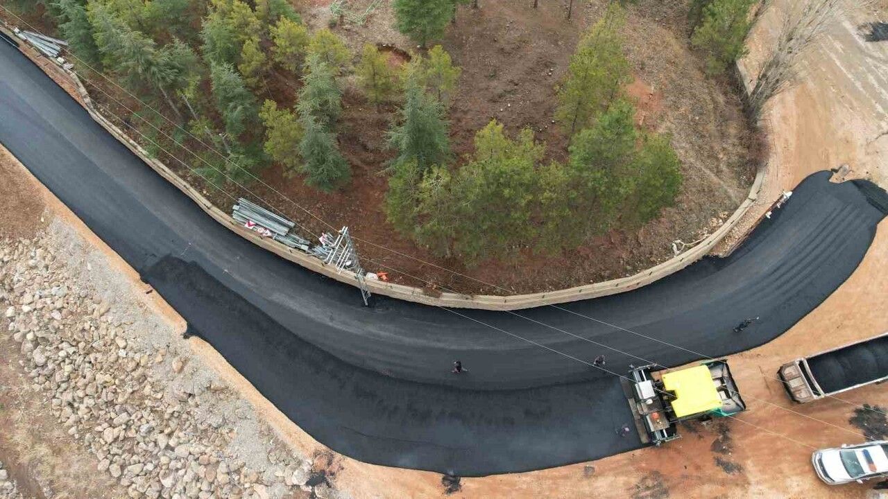 Yahyalı’da Karaköy Mahallesi Sıcak Asfalta Kavuştu