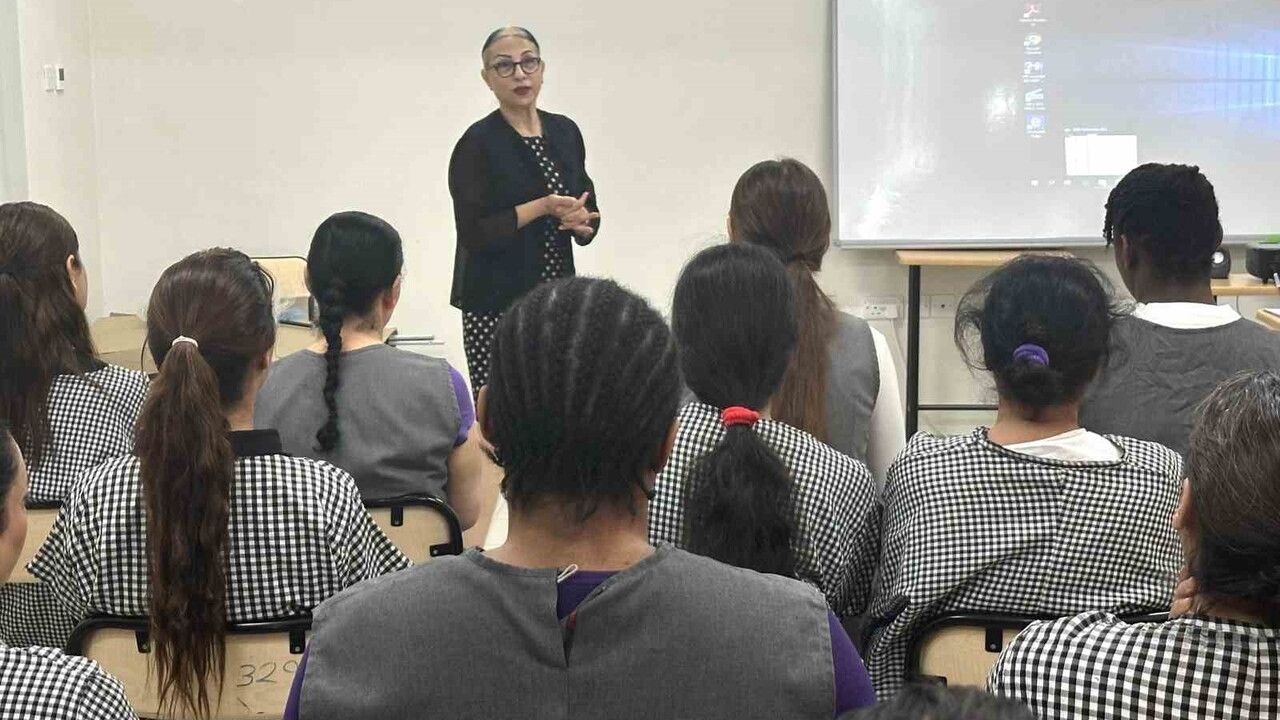 Yakın Doğu Üniversitesi'nden KKTC Merkezi Cezaevi'nde Kadın Mahkûmlara Sağlık, Psikoloji ve Sanat Atölyeleri